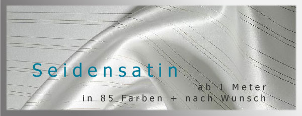 Naturweißer Seidensatin mit eingewebten Streifen
